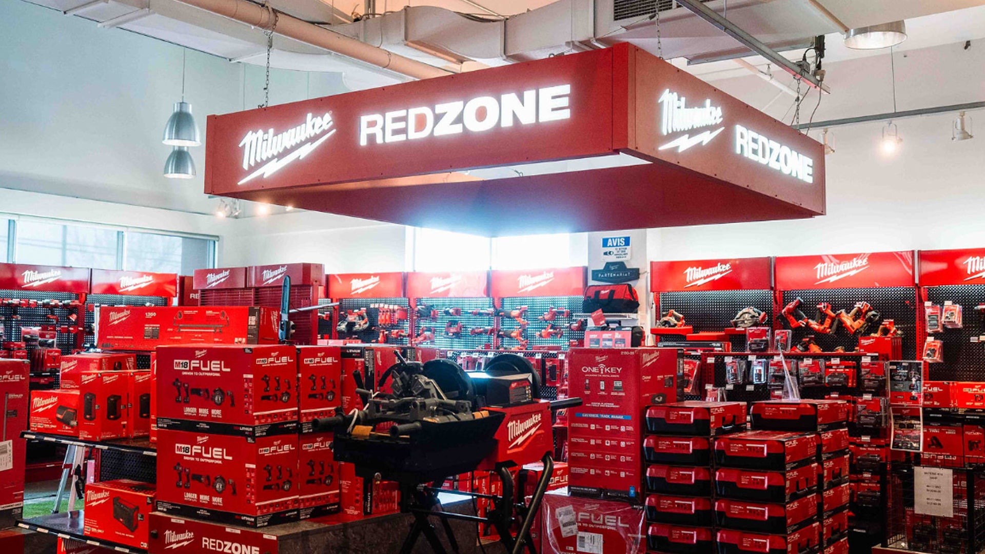 custom-slideshow-image-mobile-block_QtA8PM